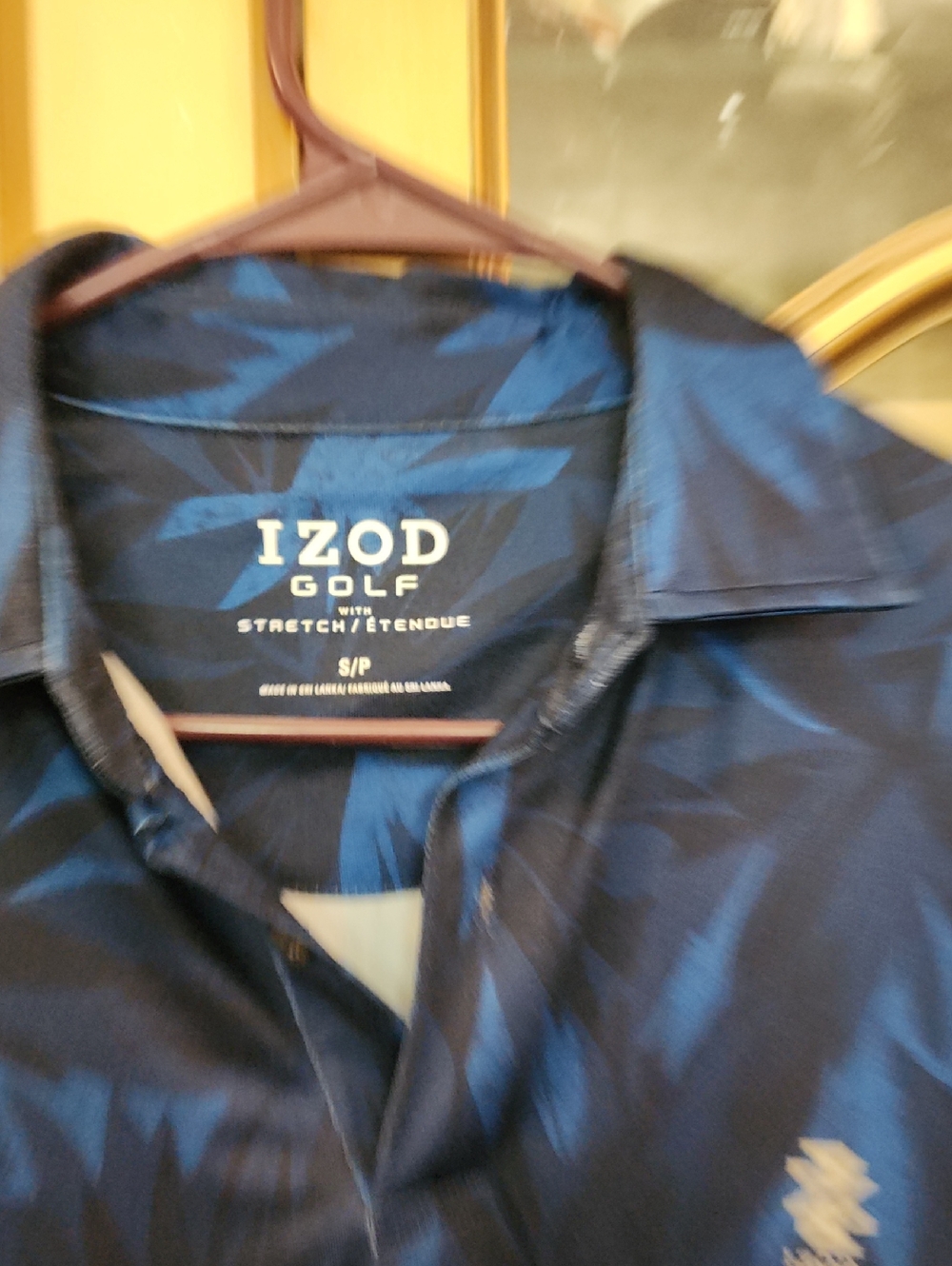 Izod Golf Men’s Navy and Blue Patterned Polo